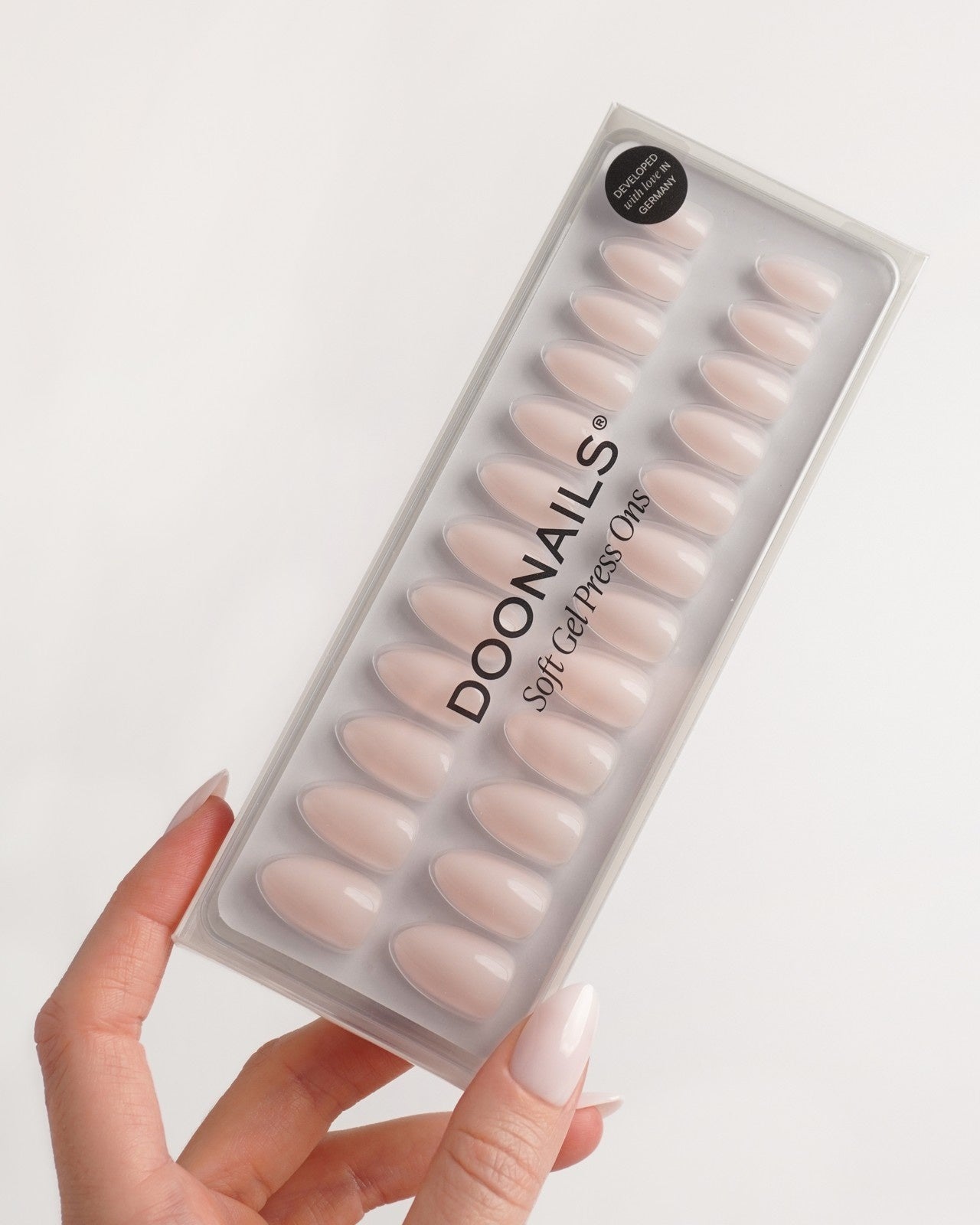 Press Ons in Soft Gel Pillow Talk Mandorla Corte - Doonails Italy