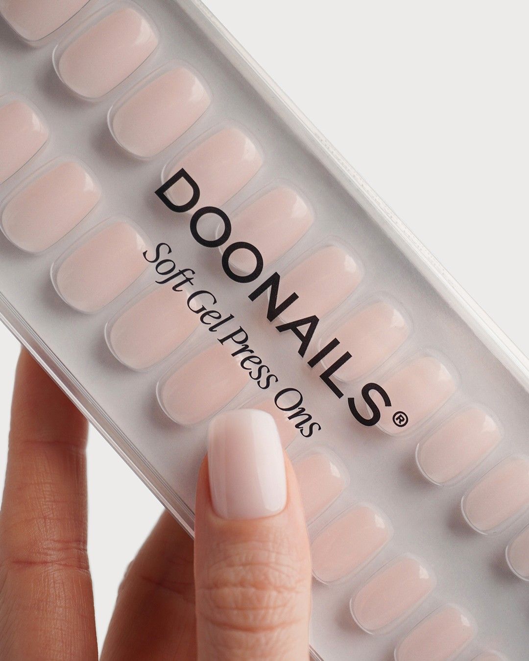 Pillow Talk Corte Quadrate Press Ons in Soft Gel