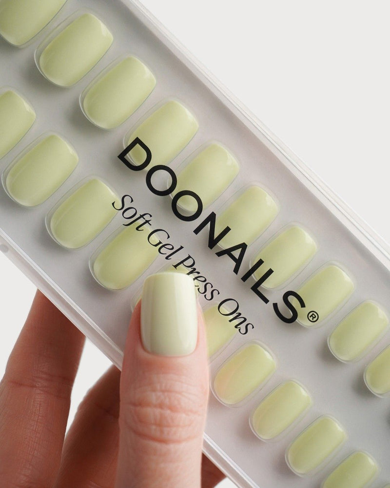 Pistachio Corte Quadrate Press Ons in Soft Gel