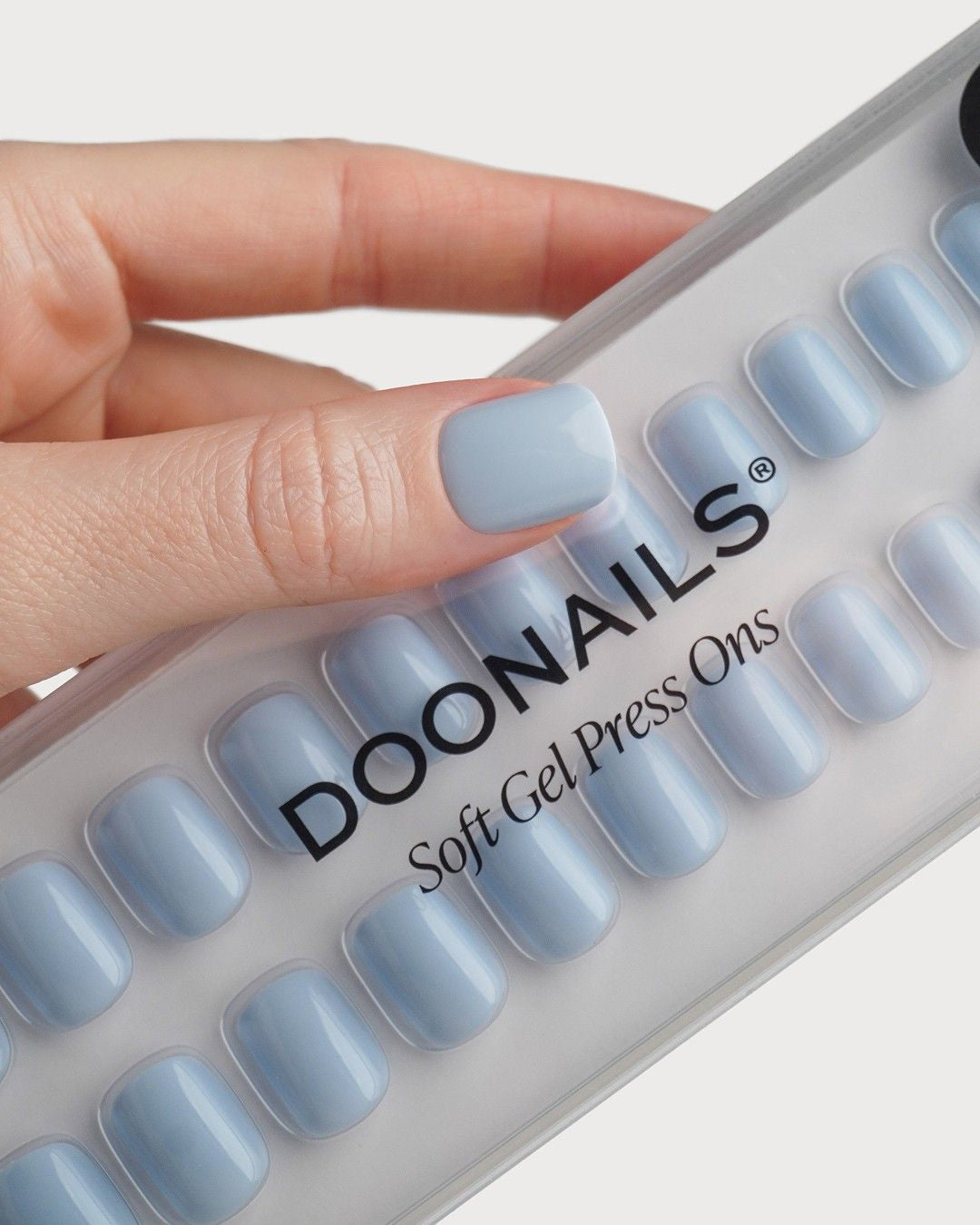 Powder Blue Extra Corte Quadrate Press Ons in Soft Gel