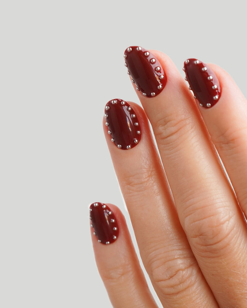 Rock It Red Corte Rotonde Press Ons in Soft Gel