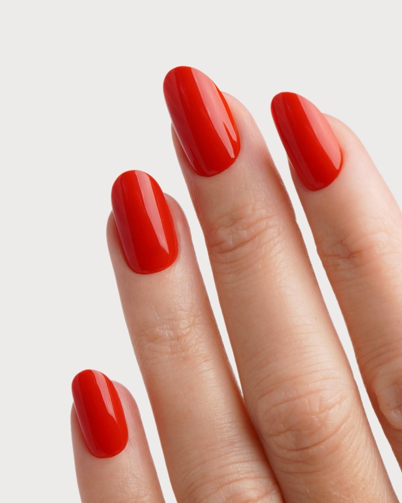 Rose Red Medie Rotonde Press Ons in Soft Gel