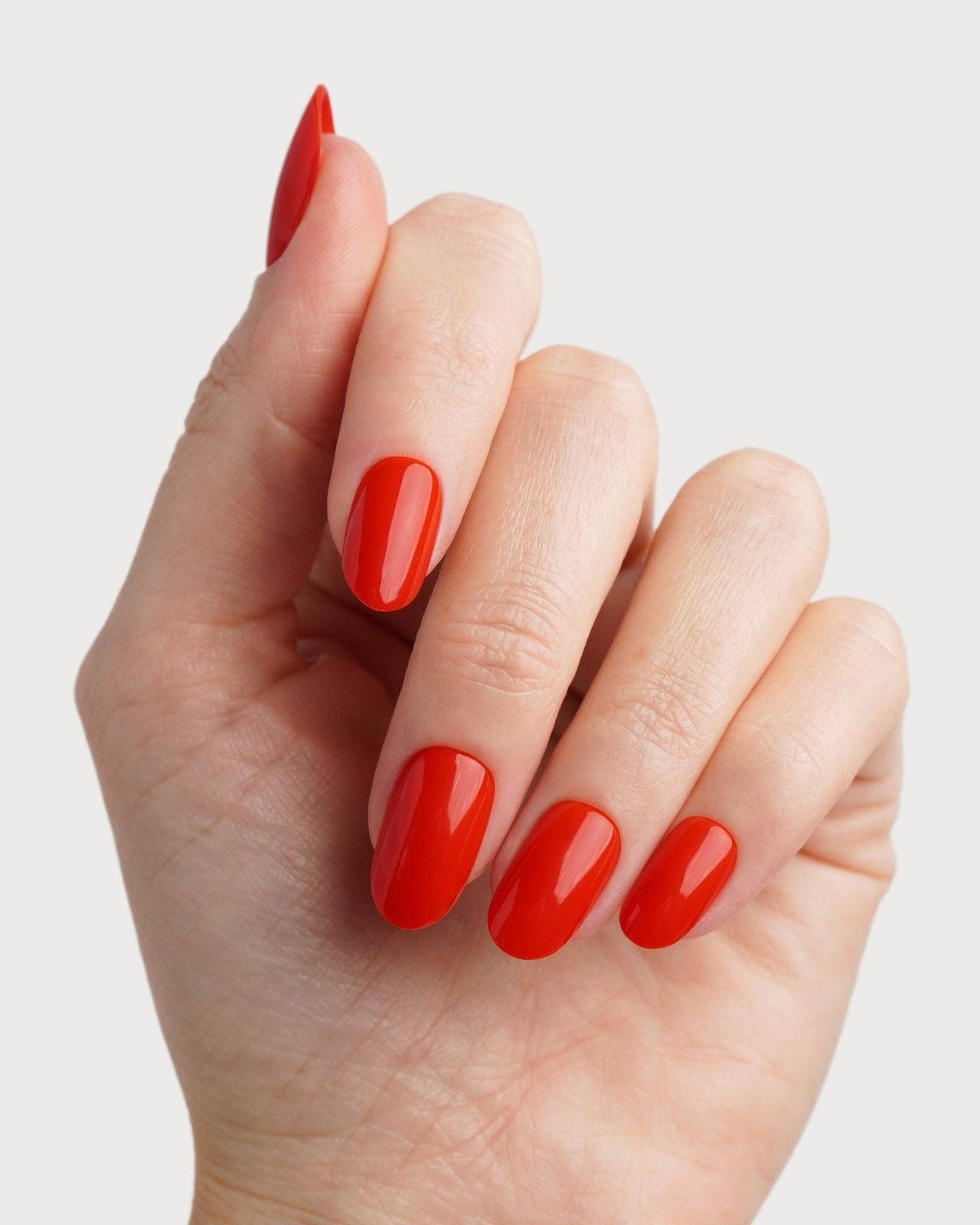 Rose Red Medie Rotonde Press Ons in Soft Gel