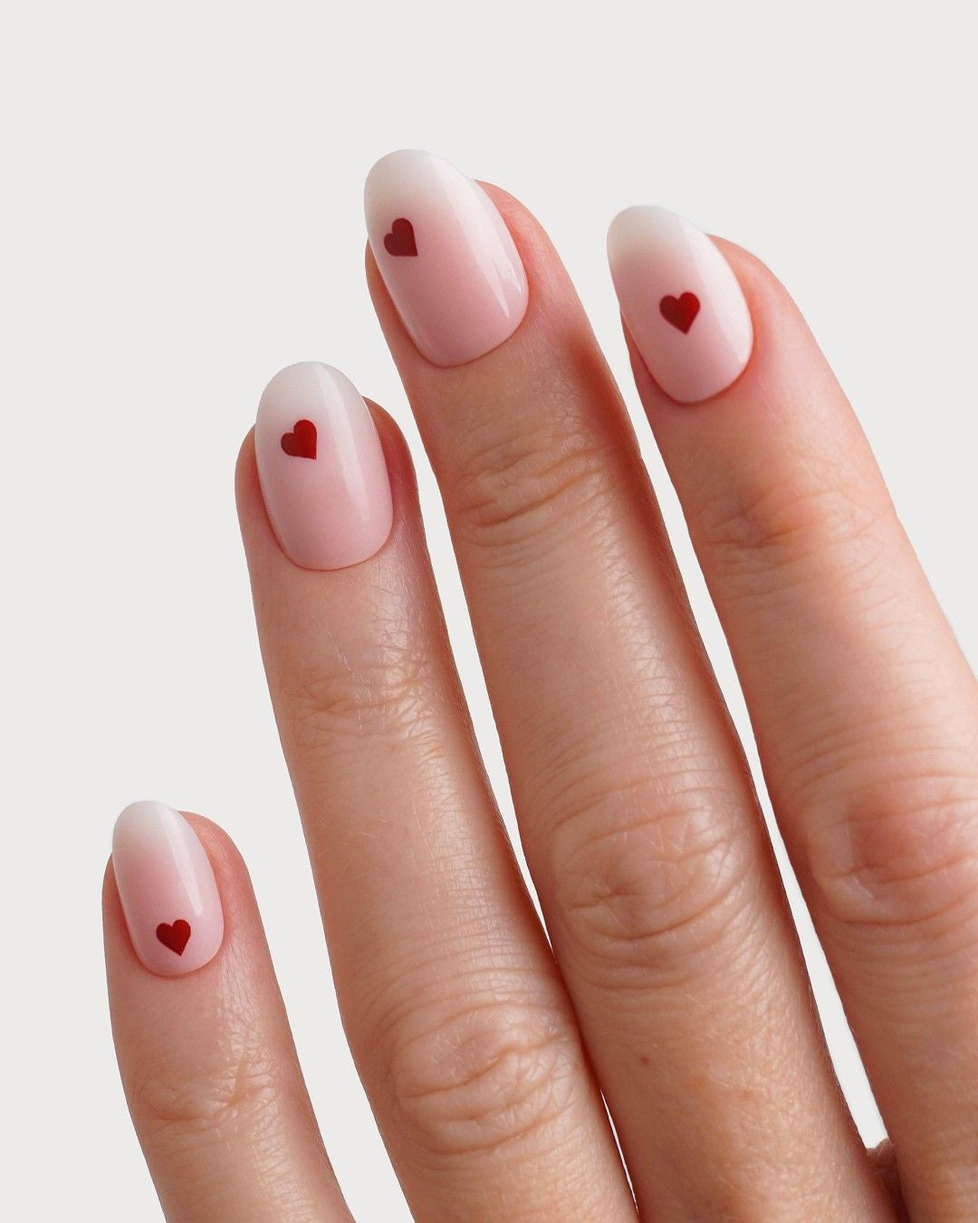 Secret Crush Corte Rotonde Press Ons in Soft Gel