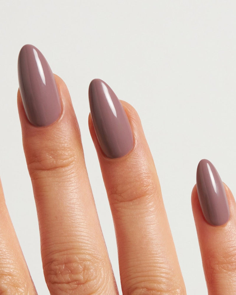 Silent Night Mauve Medie Mandorla Press Ons in Soft Gel