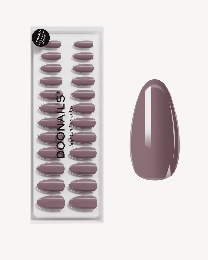 Silent Night Mauve Medie Mandorla Press Ons in Soft Gel