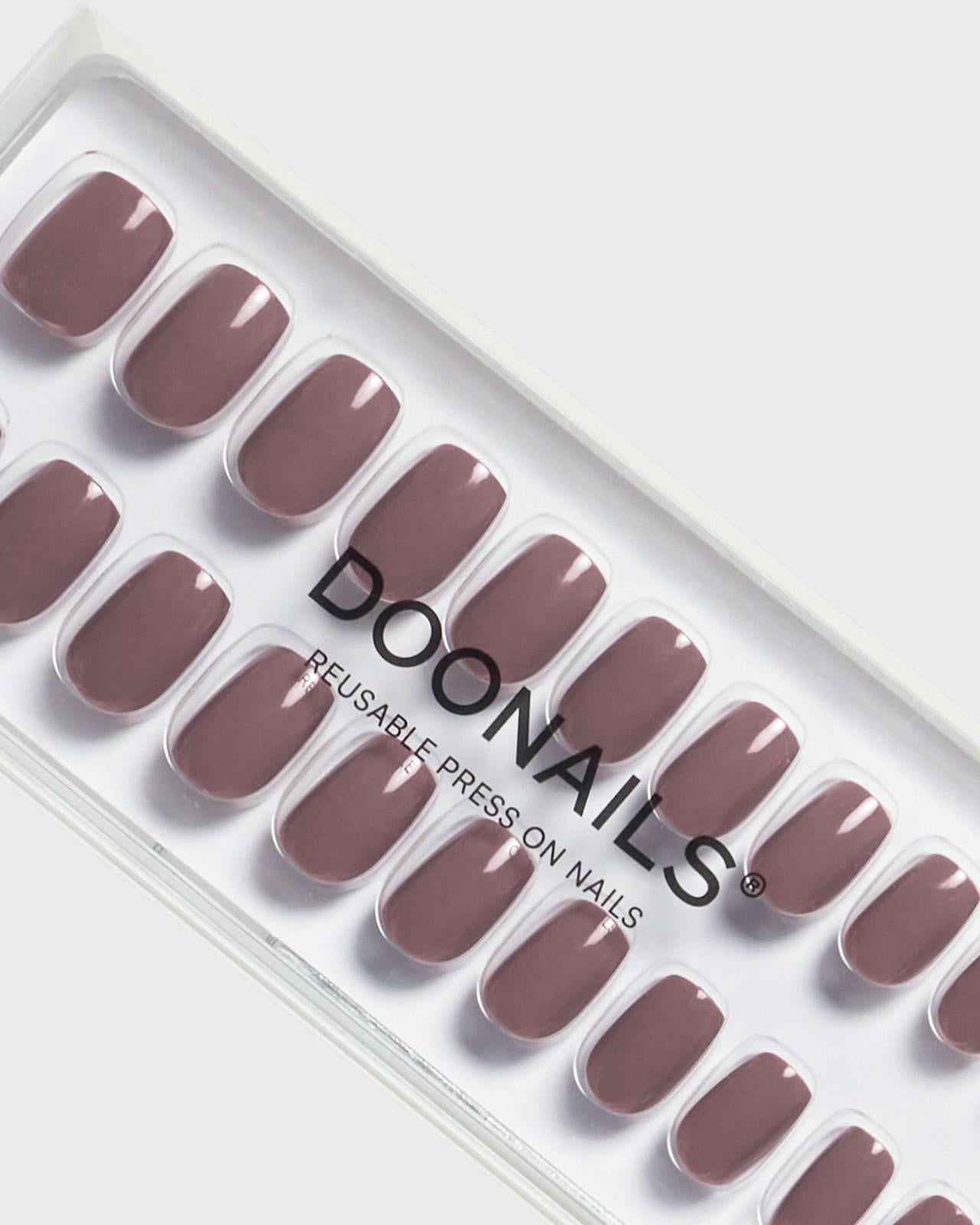 Silent Night Mauve Corte Quadrate Press Ons in Soft Gel