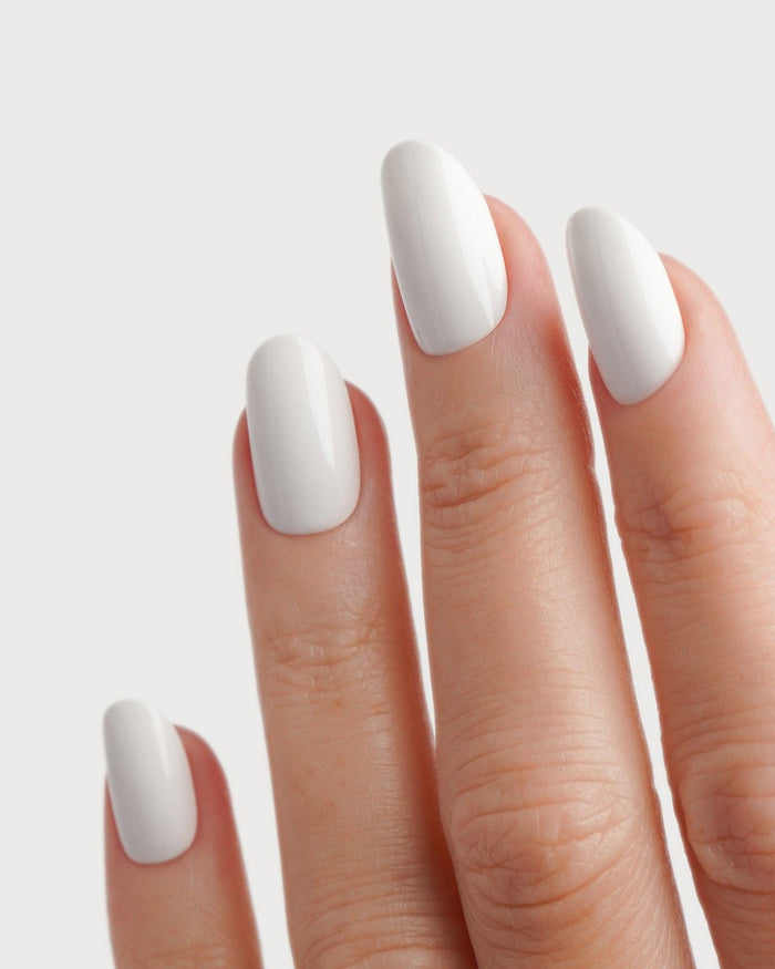 Snow White Medie Rotonde Press Ons in Soft Gel