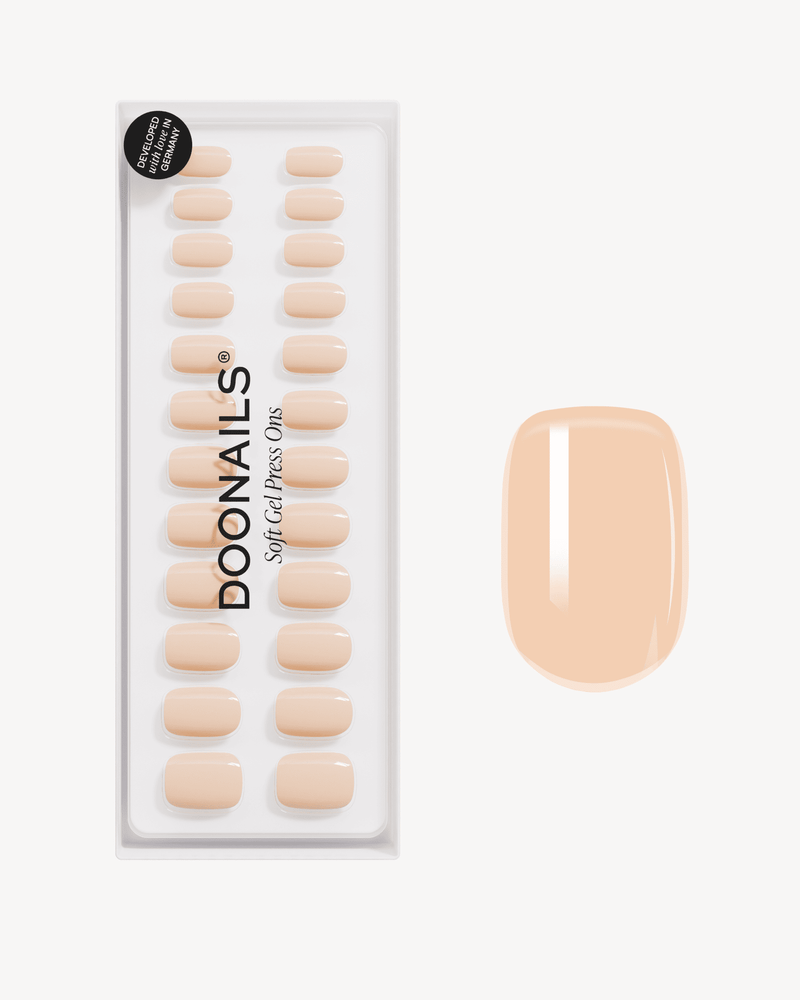 Soft Apricot Extra Corte Quadrate Press Ons in Soft Gel
