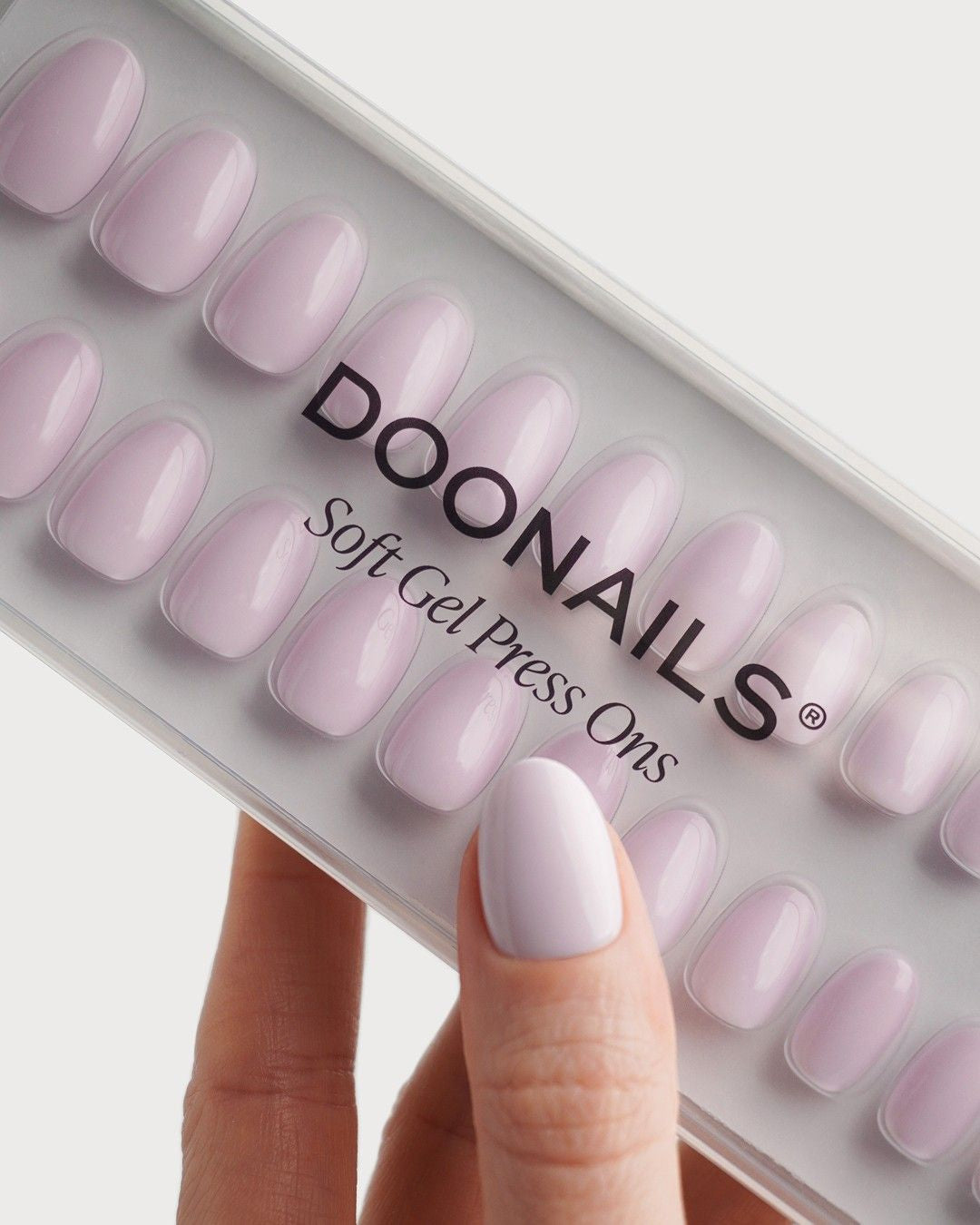 Soft Lilac Corte Rotonde Press Ons in Soft Gel