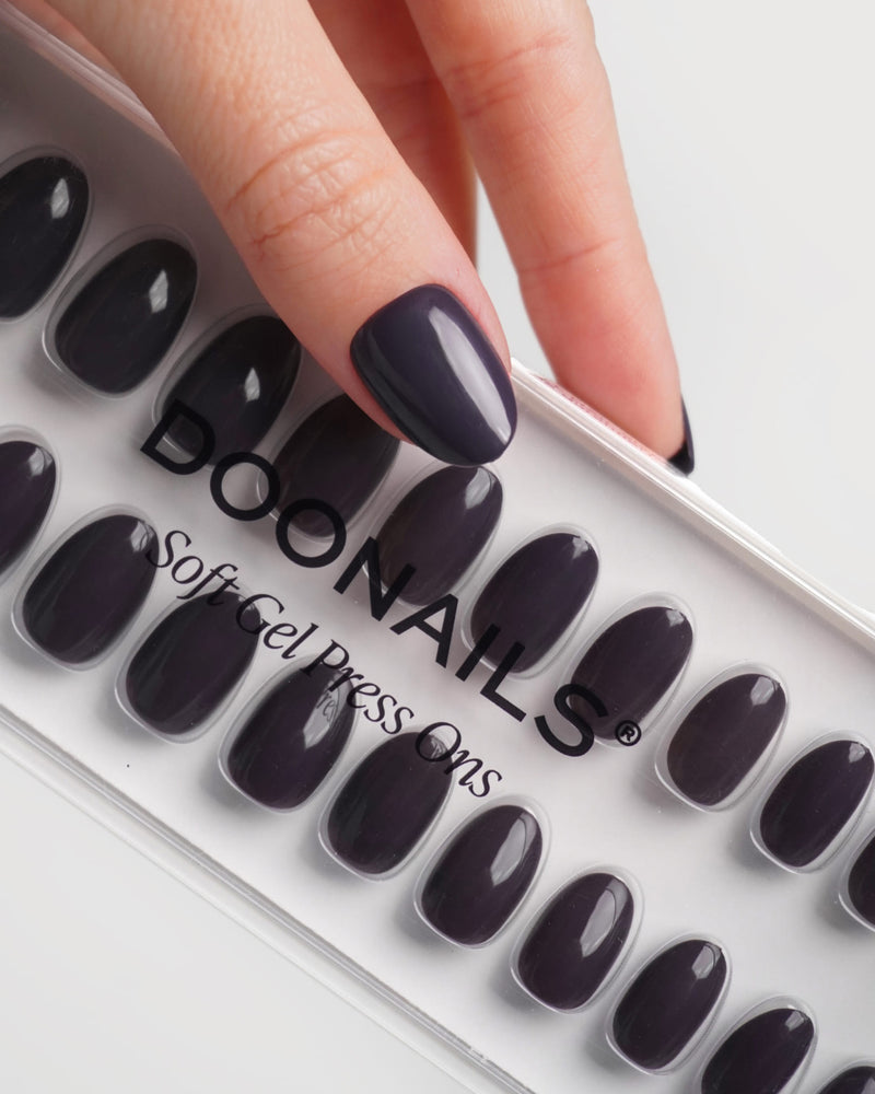Press Ons in Soft Gel Stormy Grey Rotonde Corte - Doonails Italy