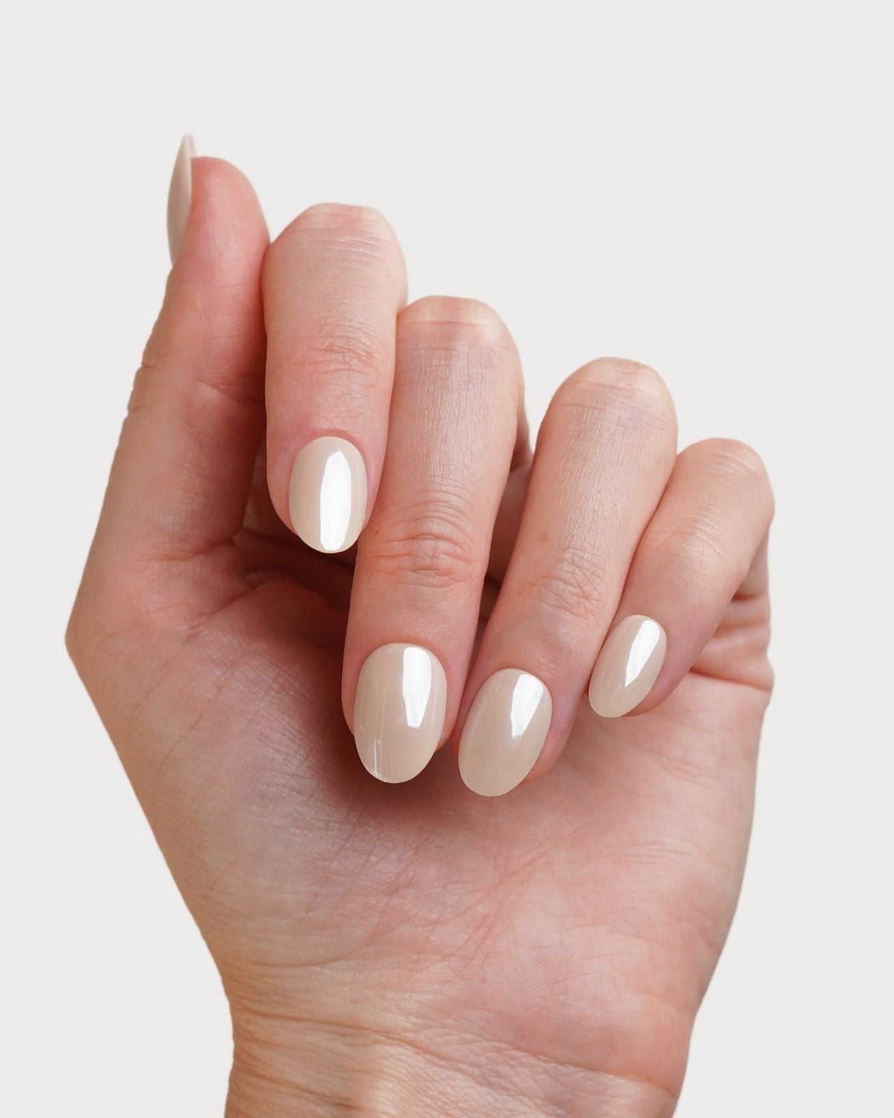 Toffee Corte Rotonde Press Ons in Soft Gel