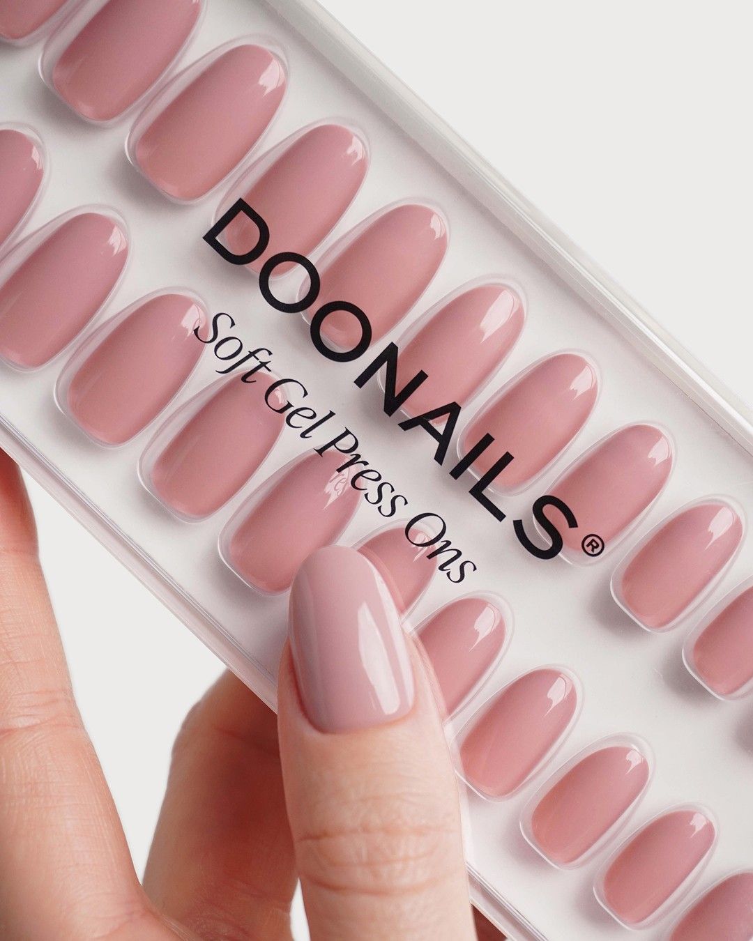 Valentine Crush Medium Round Soft Gel Press Ons - Italy