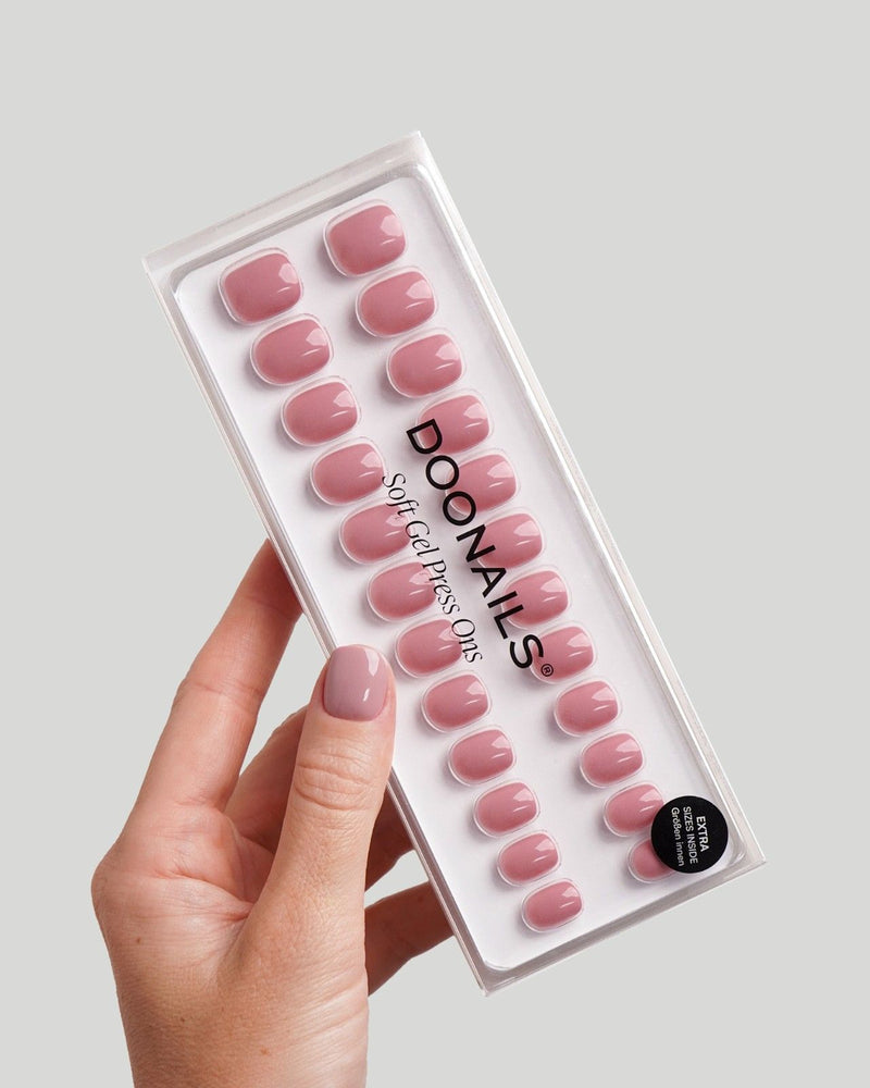 Valentine Crush Ultra Corte Quadrate Press Ons in Soft Gel