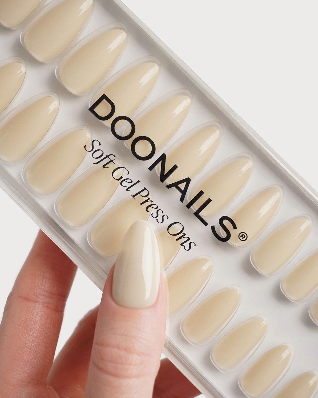 Vanilla Medium Almond Soft Gel Press Ons - Italy