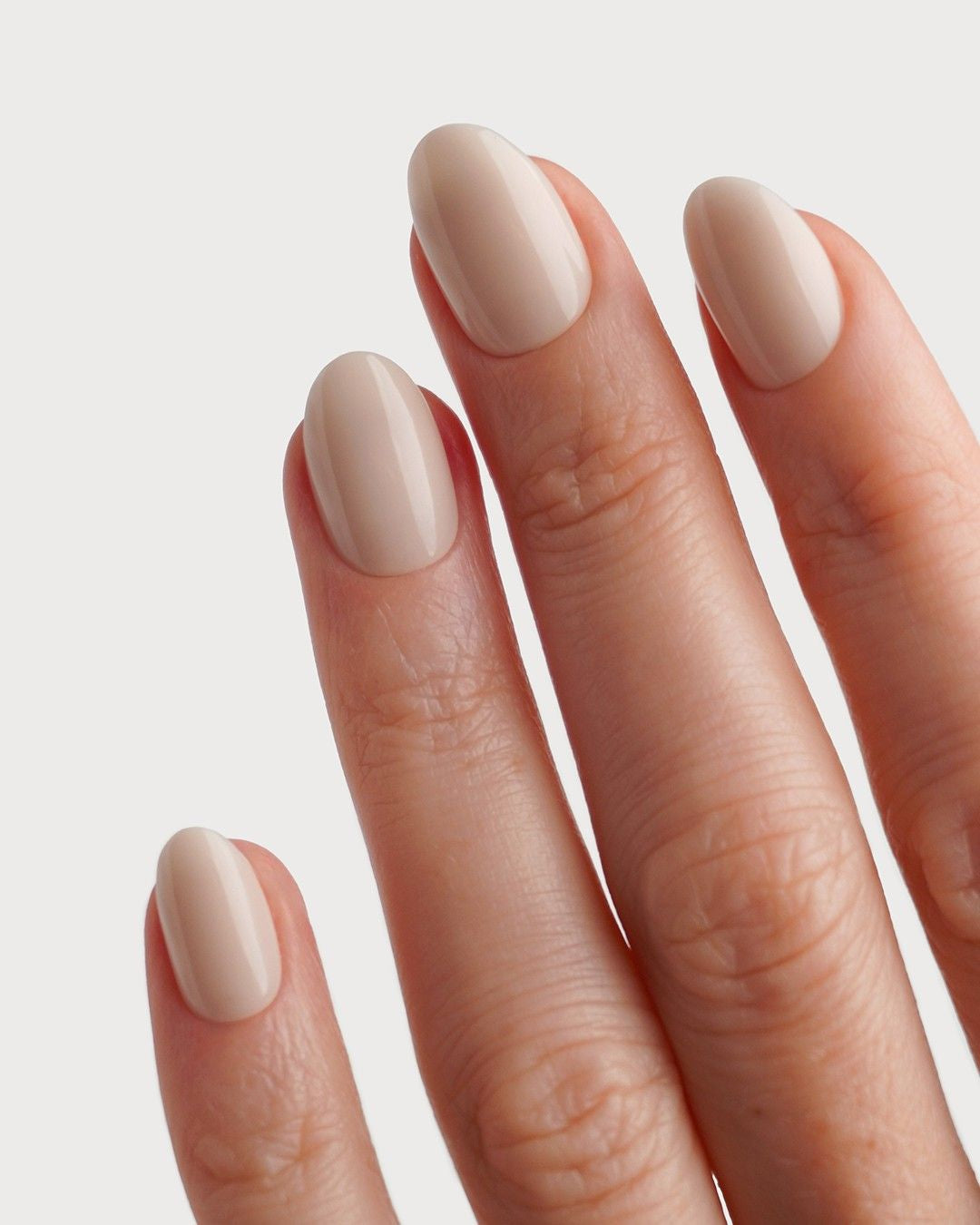 Vanilla Corte Rotonde Press Ons in Soft Gel