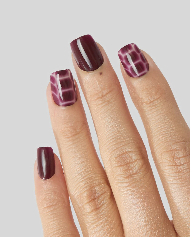 Edizione Limitata Venomous Plum Corte Quadrate Press Ons in Soft Gel
