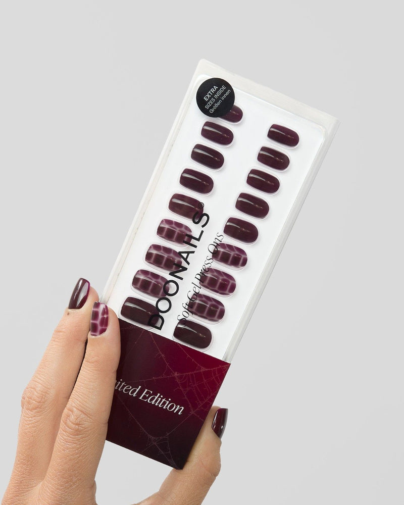 Edizione Limitata Venomous Plum Corte Quadrate Press Ons in Soft Gel