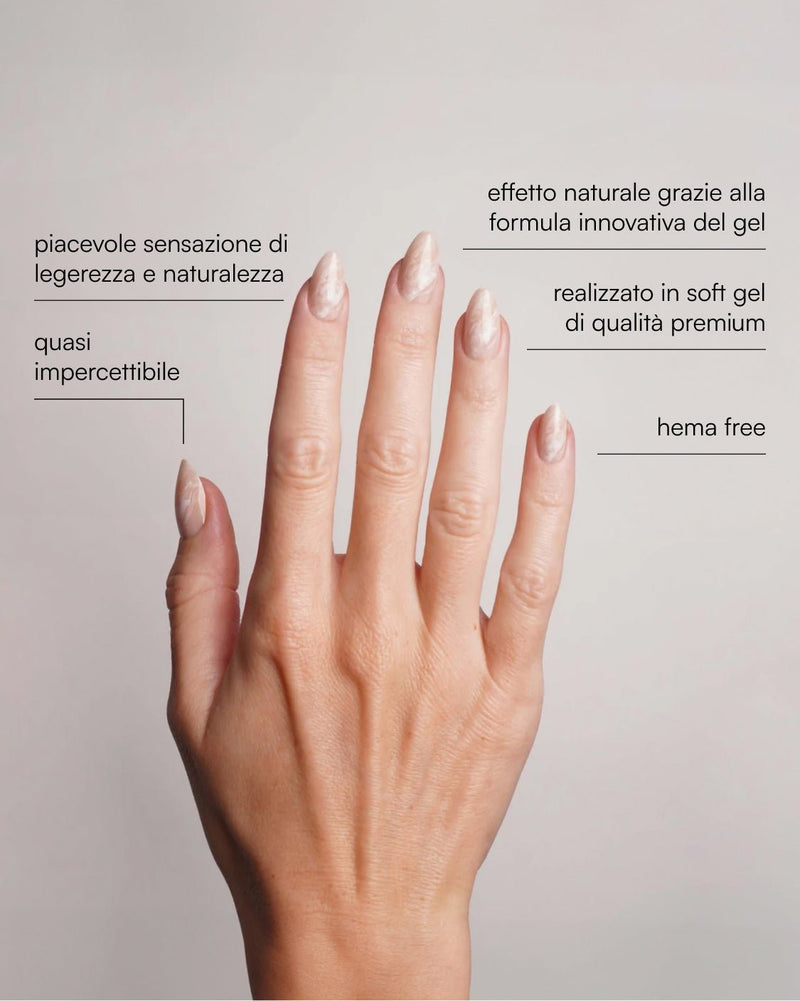 Press Ons in Soft Gel Nude Marble Mandorla Corte - Doonails Italy