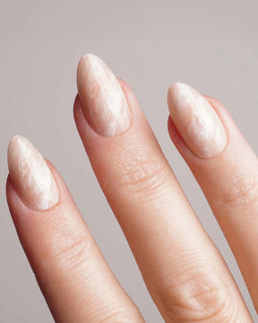 Press Ons in Soft Gel a mandorla corte Nude Marble