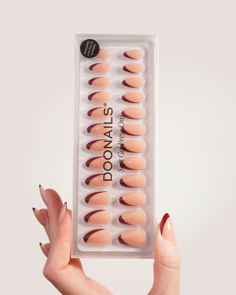 Press Ons in Soft Gel Mandorla Corte Red Slate French - Doonails Italy
