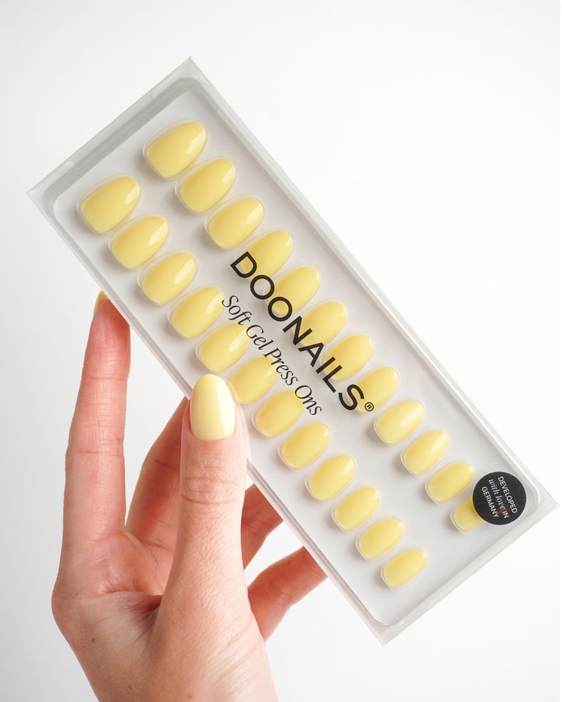 Press Ons in Soft Gel Lemon Sorbet Rotonde Corte - Doonails Italy