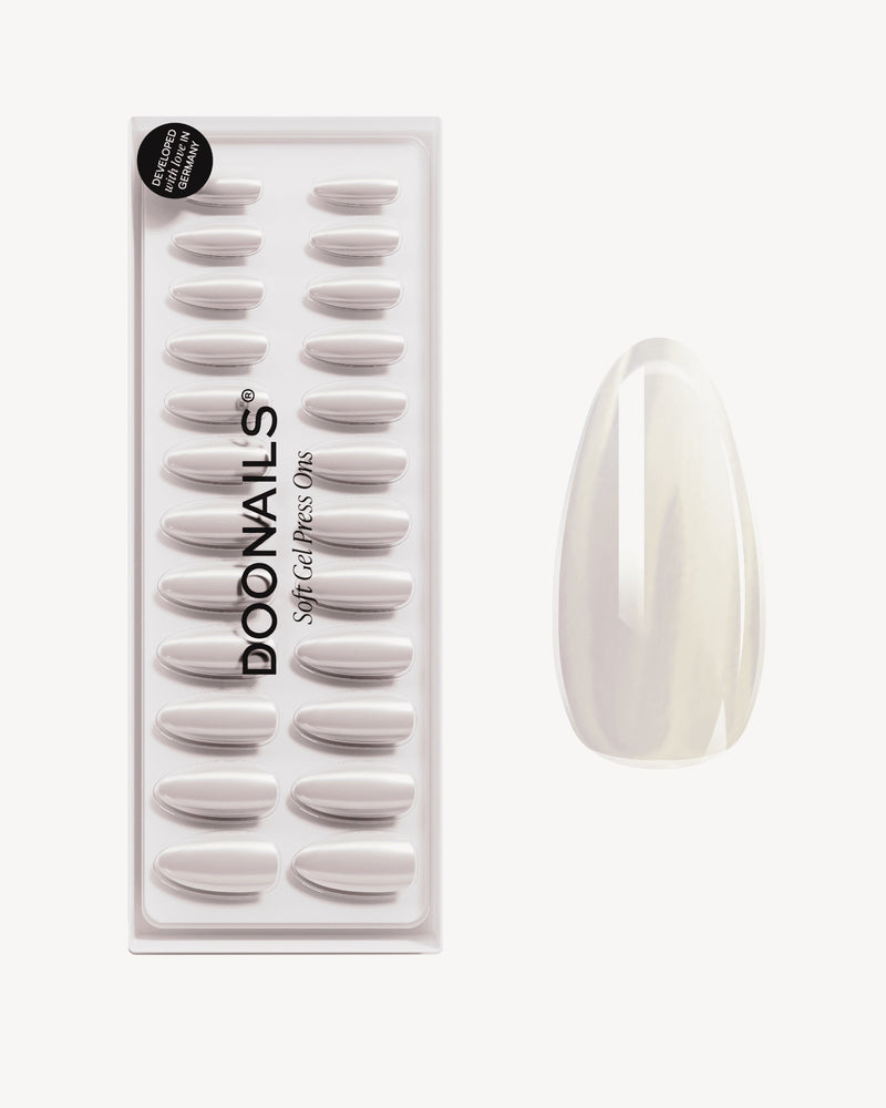 Toffee Medie Mandorla Press Ons in Soft Gel