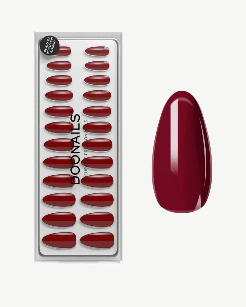 Press Ons in Soft Gel Love Paris Mandorla Medie - Doonails Italy