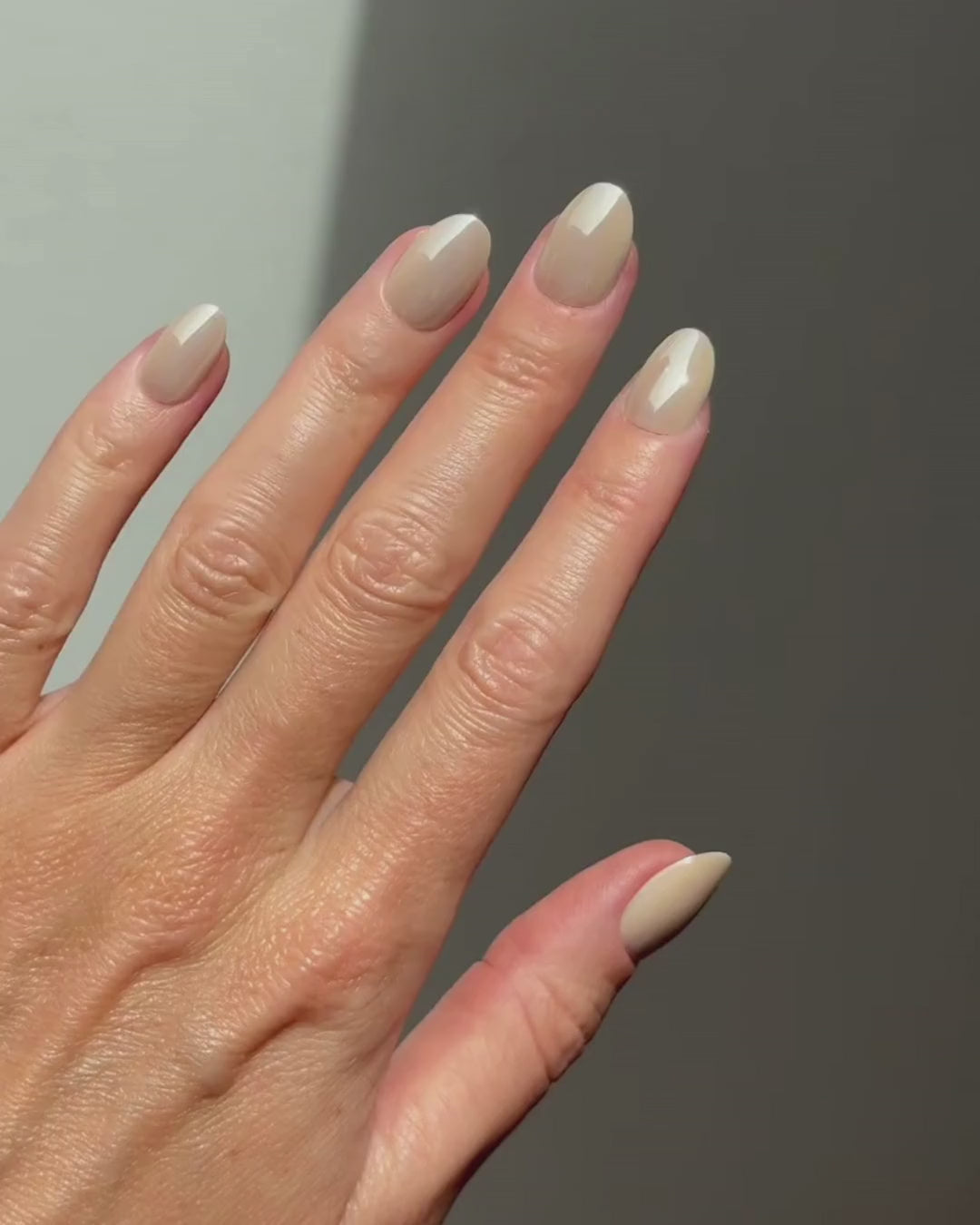 Toffee Corte Rotonde Press Ons in Soft Gel