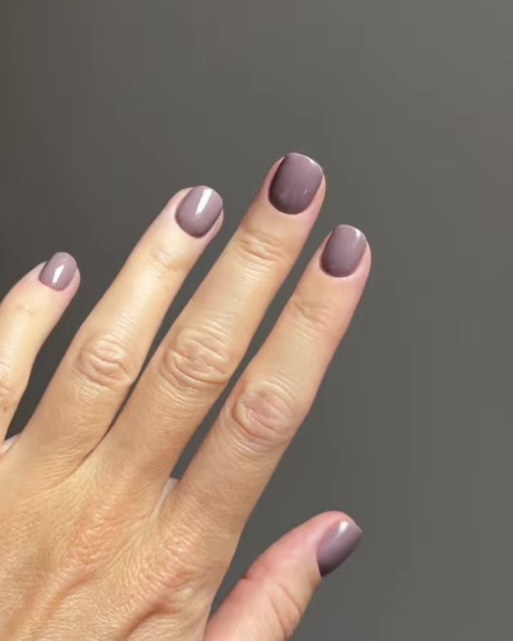 Silent Night Mauve Ultra Corte Quadrate Press Ons in Soft Gel