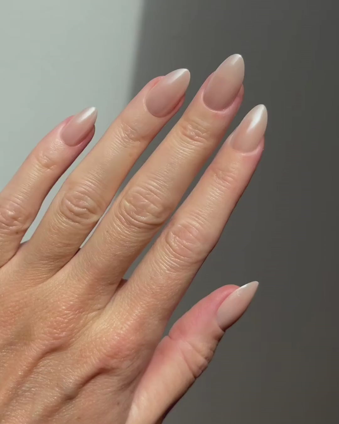 Prosecco Corte Mandorla Press Ons in Soft Gel