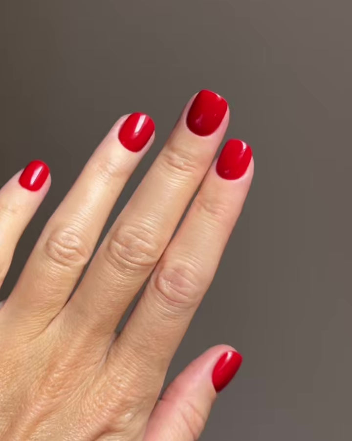 Rose Red Ultra Corte Quadrate Press Ons in Soft Gel