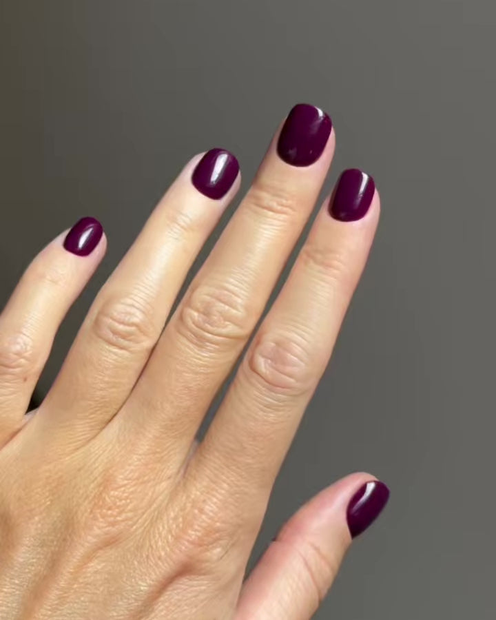 Into You Ultra Corte Quadrate Press Ons in Soft Gel
